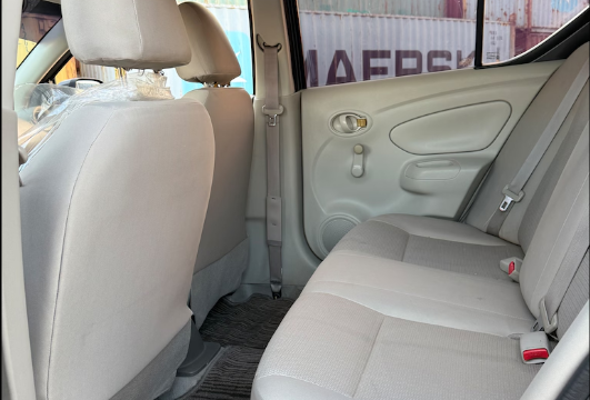 Nissan Sunny (2)