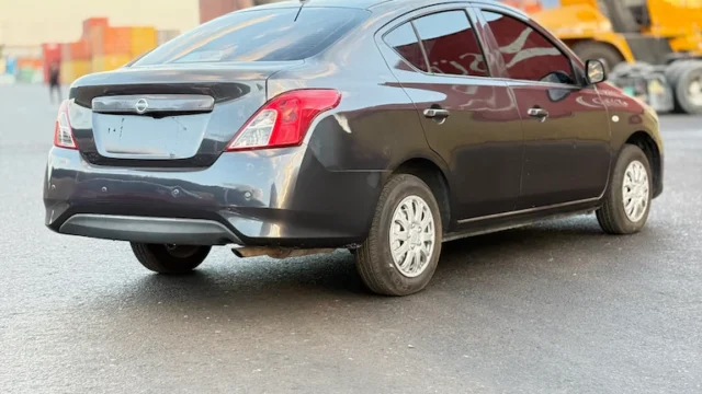 Nissan Sunny (6)